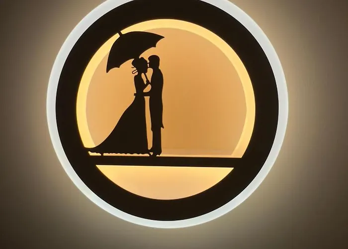 Hulin לינה וארוחת בוקר 4*